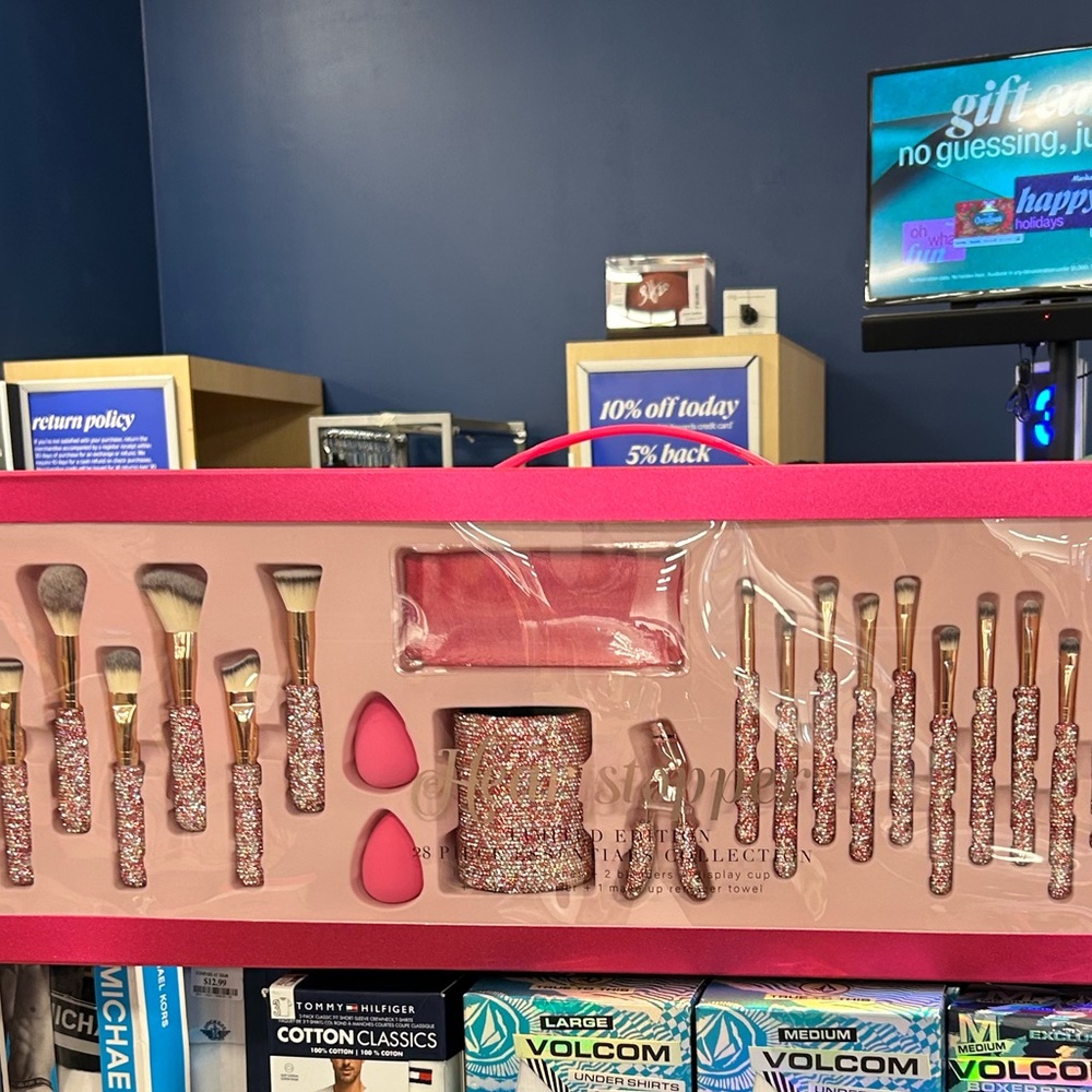 Glitz and Glam Makeup Brushes PINK Edition